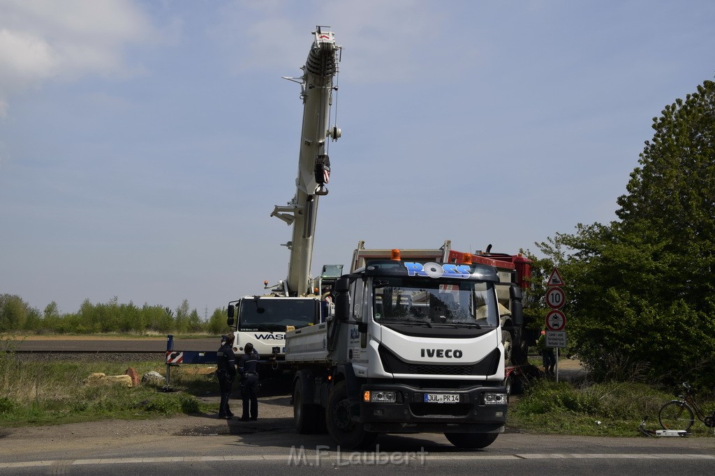 Schwerer VU LKW Zug Bergheim Kenten Koelnerstr P581.JPG - Miklos Laubert